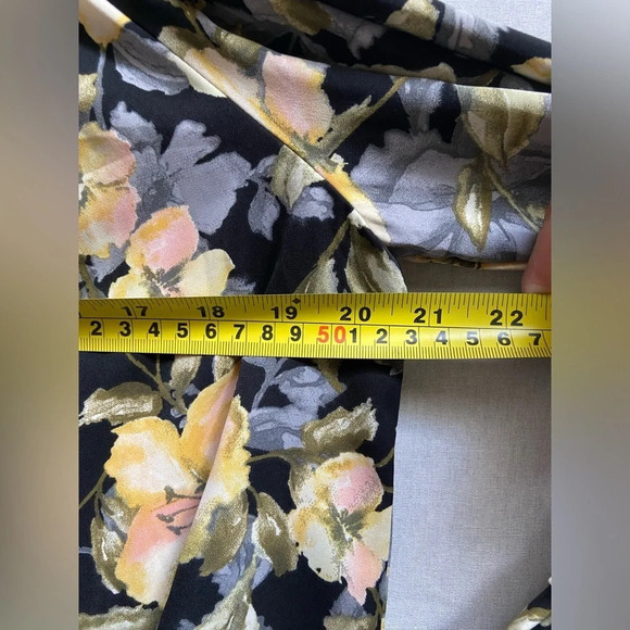 Entro floral off the shoulder smock  ruffles sleeves Sz M - Picture 8 of 10